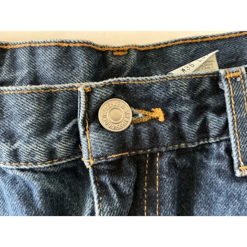 Levis preowned these